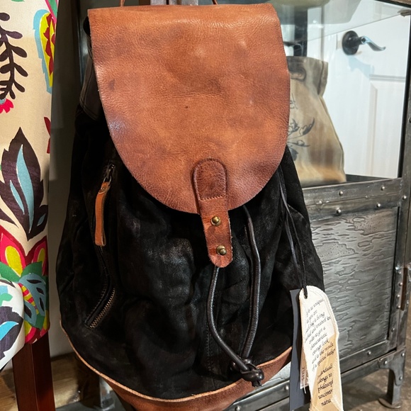 Vintage Addiction Leather and Suede Backpack display picture 3